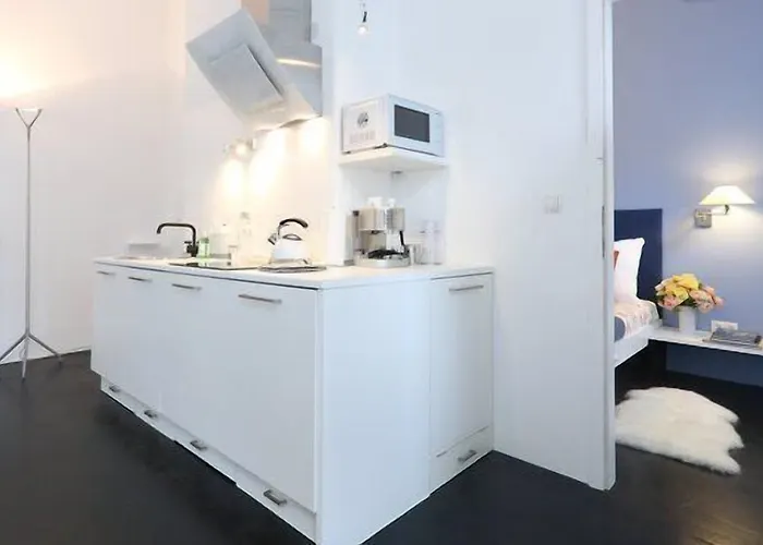 Streetview - Premium Flat At The Belvedere Вена