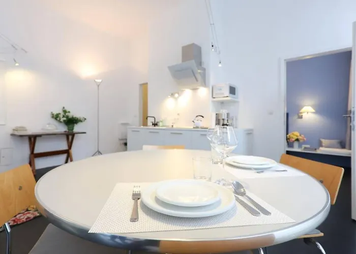 Streetview - Premium Flat At The Belvedere Wenen
