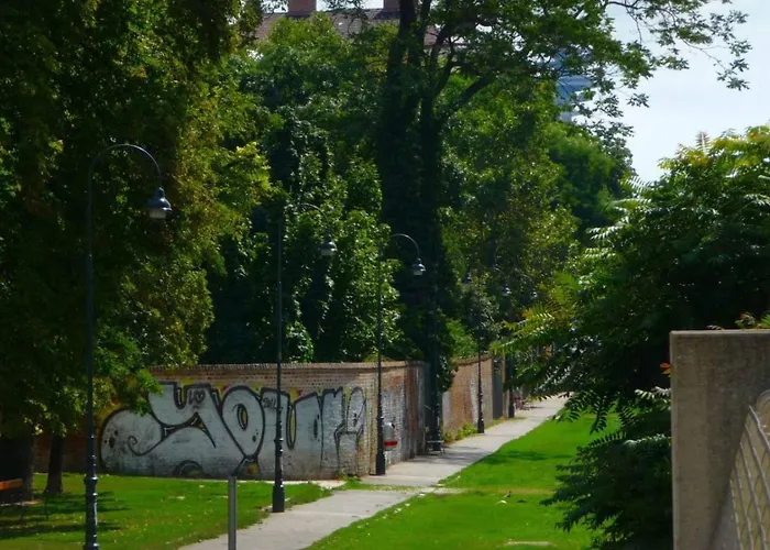 Streetview - Premium Flat At The Belvedere Appartement Wenen
