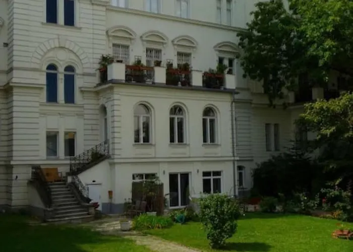 Streetview - Premium Flat At The Belvedere