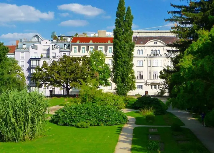 Streetview - Premium Flat At The Belvedere *