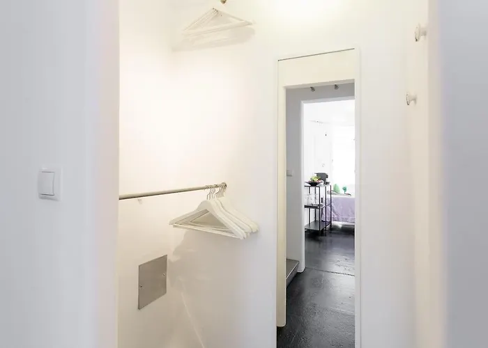 Апартаменты Streetview - Premium Flat At The Belvedere Вена