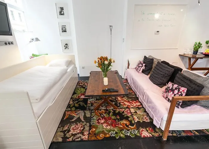 Streetview - Premium Flat At The Belvedere Вена